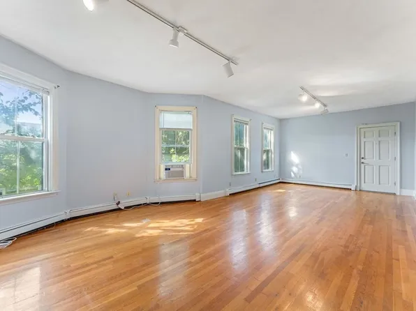 42-44 Woodlawn St Unit 5, Jamaica Plain, MA 02130