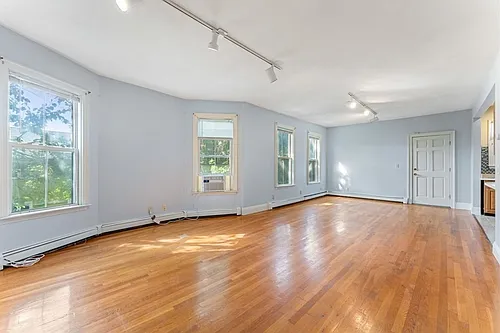 42-44 Woodlawn St #5 Photo 1
