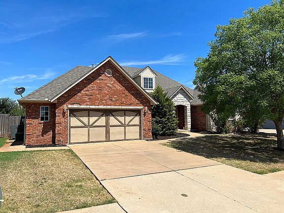 3rd image of 133 Bonaire Dr