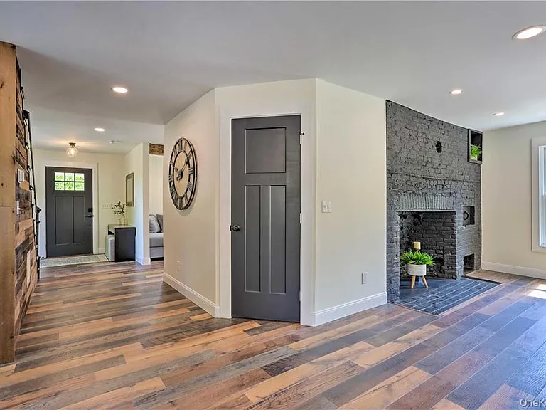 207 S Plank Rd — Photo 13