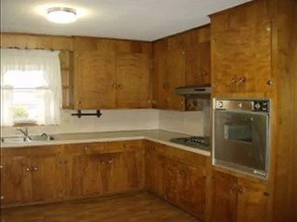 1510 Baywood Cir, Hartsville, SC 29550