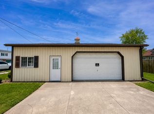305 1/2 W Fulton St, Celina, OH 45822