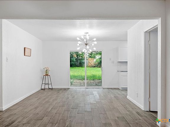 5th image of 1401 Meadow Dr