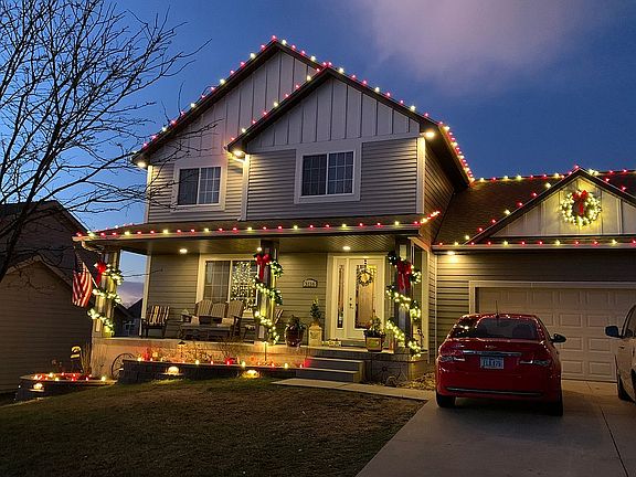 Holiday lights up