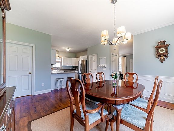 5th image of 491 S Marigold Ln