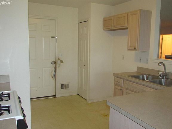 4th image of 5333 Tall Oaks Dr