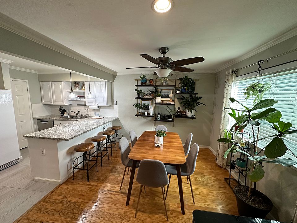 dining/kitchen