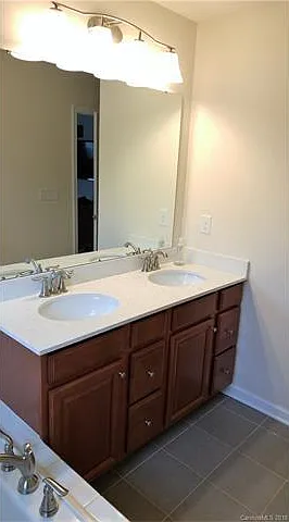 2504 Alyssa Ln — Photo 11