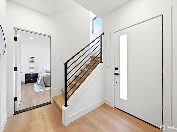 4th image of 4709 SW Hinds Street