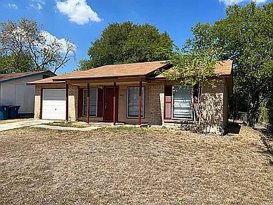 4811 Swann Ln — Photo 2