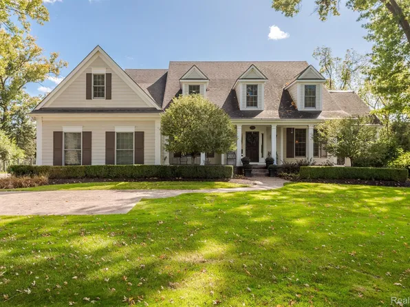 7145 Old Mill Rd, Bloomfield Hills, MI 48301