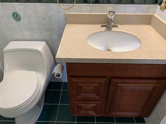 5th image of 17 Canyon Ct