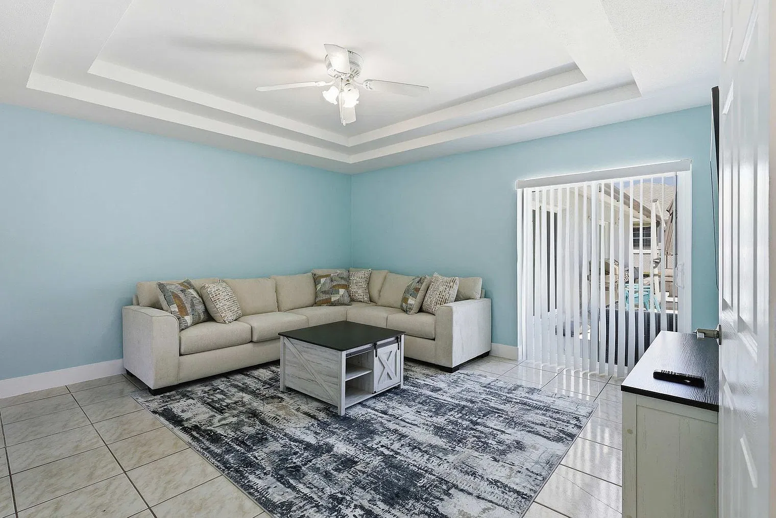 5 bed, 4.0 bath, 2594 sqft, $6,534 — Photo 3
