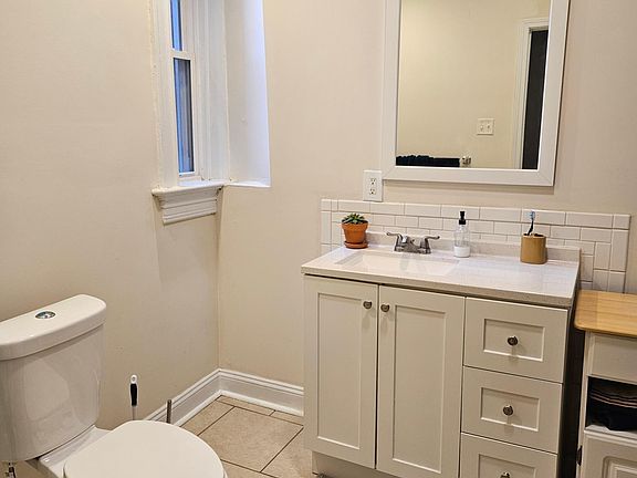 4th image of 2614 Alhambra Ct #B