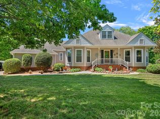 240 Canvasback Rd, Mooresville, NC 28117
