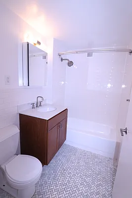 Rented by A&E Real Estate Management | media 16