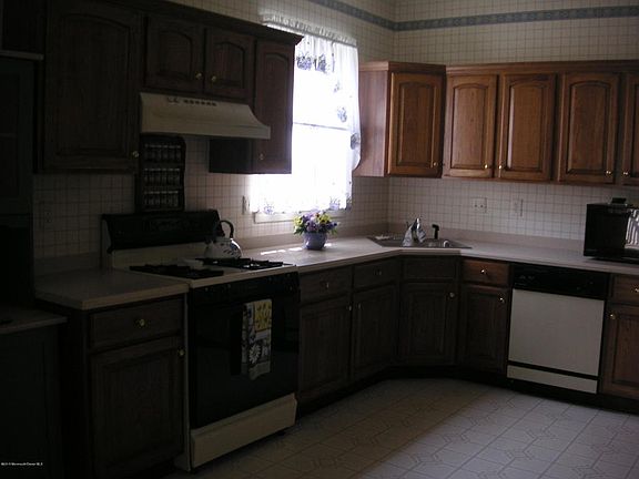 4th image of 31 Amberwinds Ct