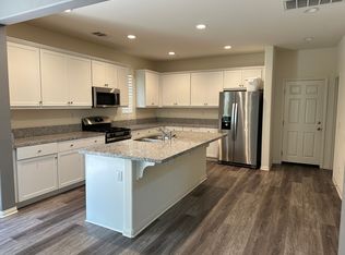 687 S Clementine Ln, Rialto, CA 92376