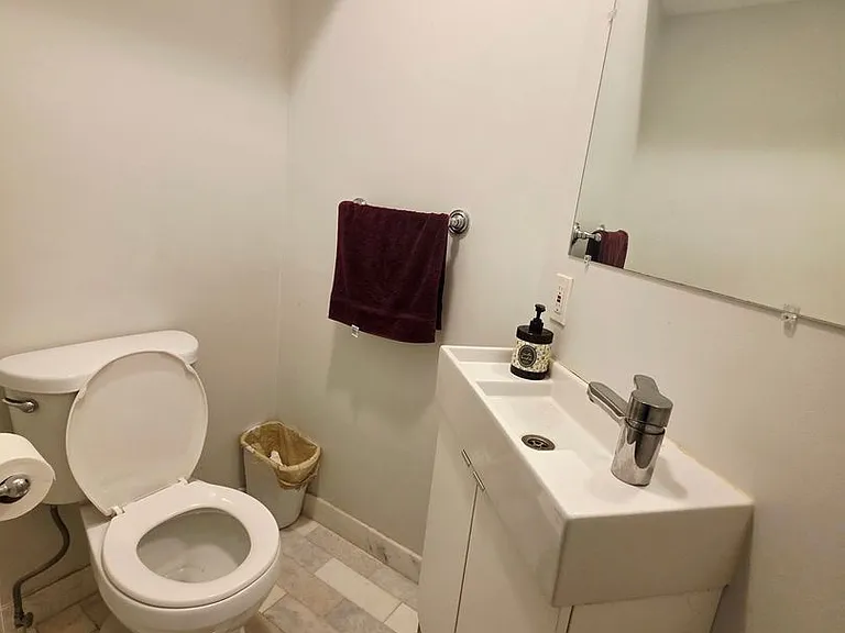 1409 Sheffield St — Photo 14