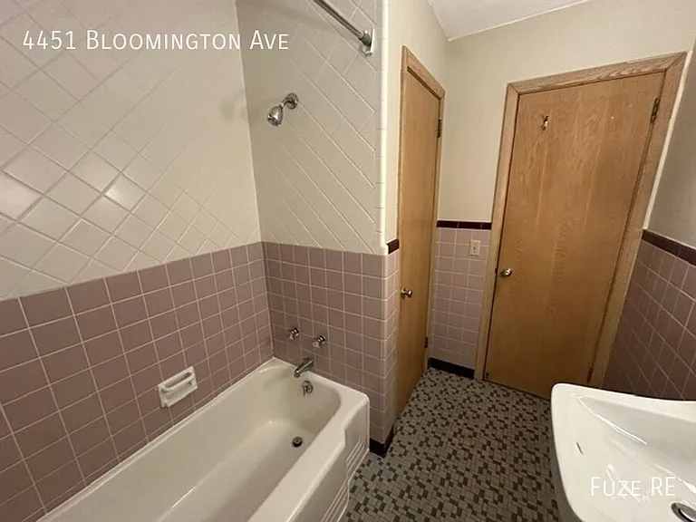 4451 Bloomington Ave — Photo 8
