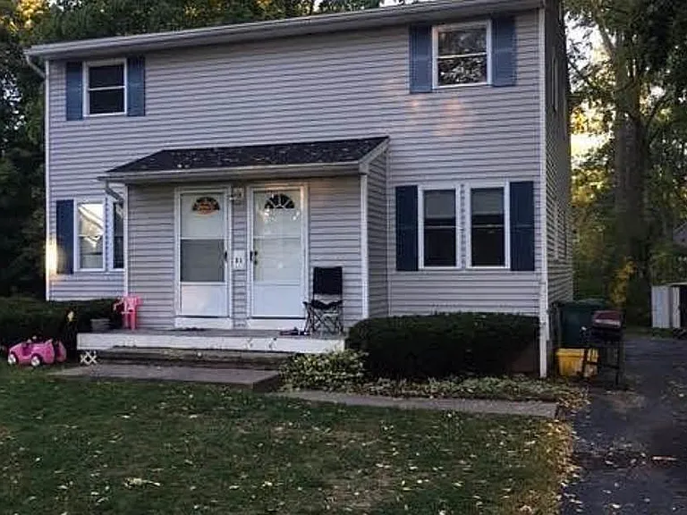 85 Underwood Ave — Photo 2