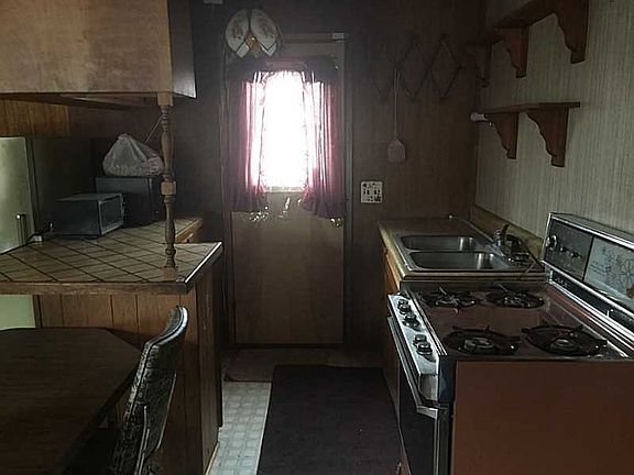 4th image of 130 E Fairway Blvd