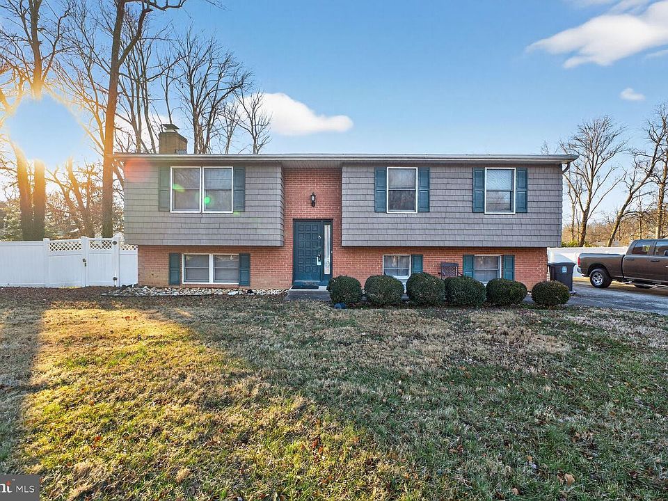1st image of 7103 Victoria Pl
