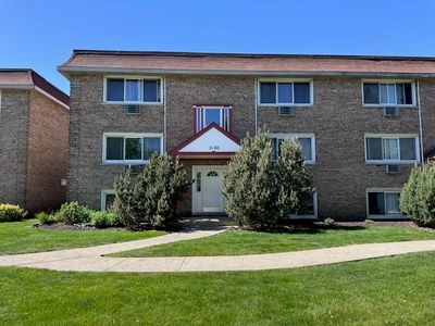 1160 W 18th St APT 1W, Broadview, IL, 60155