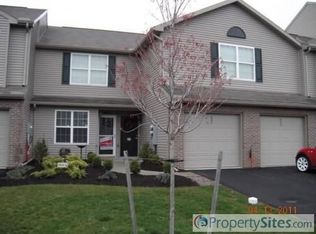 225 Thrush Dr, Hummelstown, PA 17036