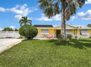 3497 Sapphire Rd, Lake Worth, FL 33462