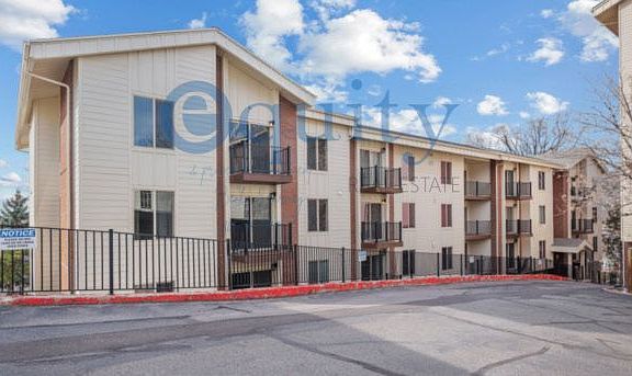 3rd image of 1032 E 400 S #1-104B