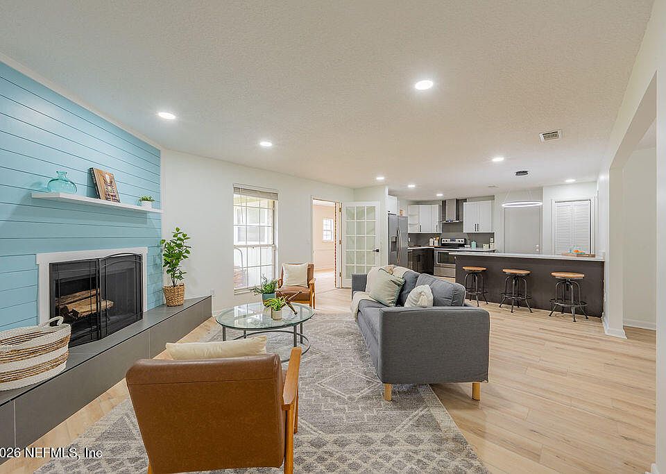 1st image of 2826 WATER VIEW Circle