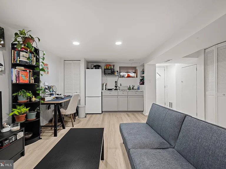 139 Hawaii Ave NE — Photo 18