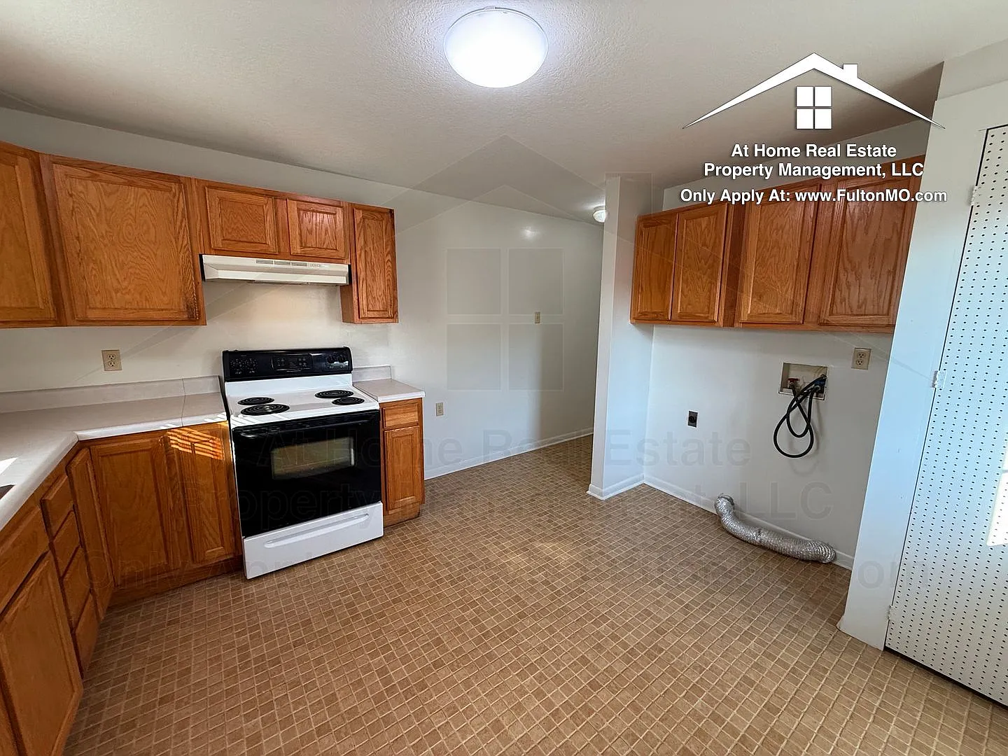 Saint Louis Avenue 310 Duplex — Photo 3