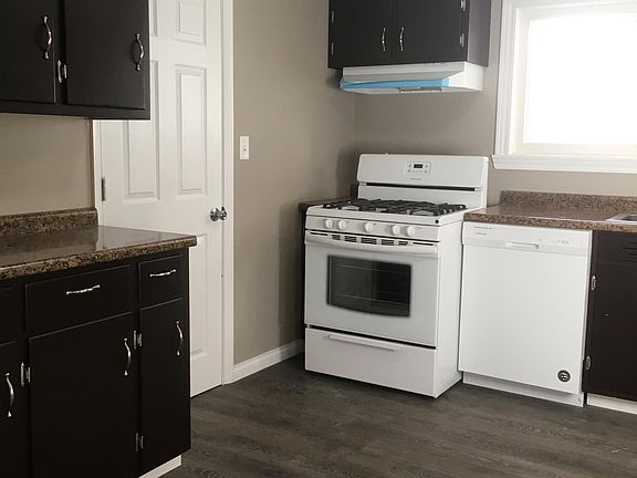 5th image of 204 Fairview Blvd