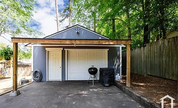 604 Colchester Dr — Photo 9