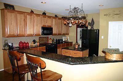 BREAKFAST BAR