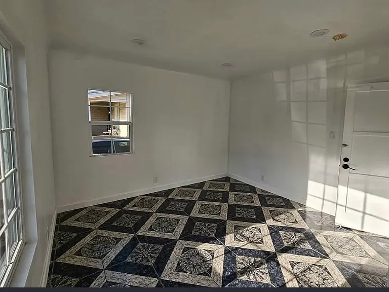 5510 California Ave #1 — Photo 4