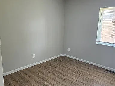 Catalina Apartments — Photo 10