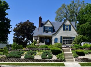 221 Hollister Ave, Rockford, IL 61108