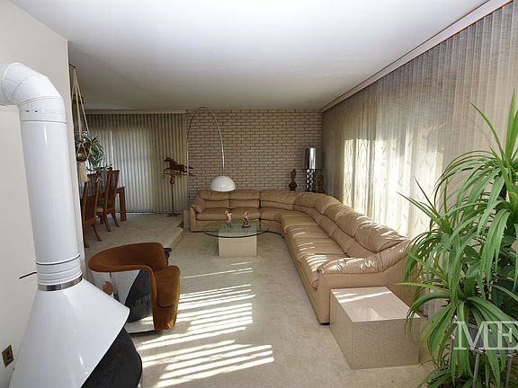 4th image of 2305 E 74th St