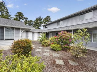 1150 Hemlock St #B8, Florence, OR 97439