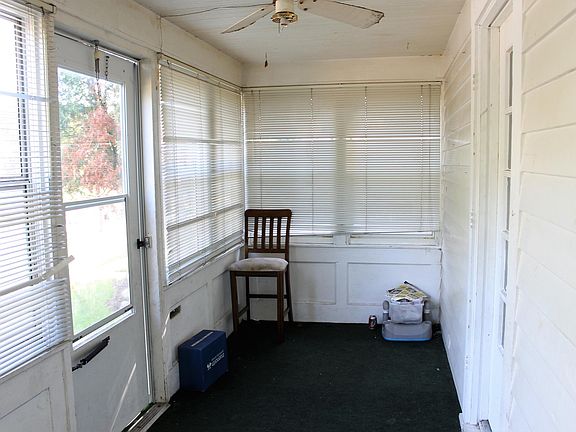 2nd image of 1020 Dickinson St SE