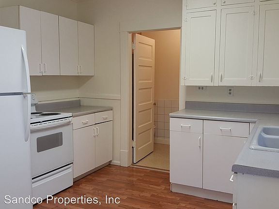 5th image of 3572 Fawcett Ave
