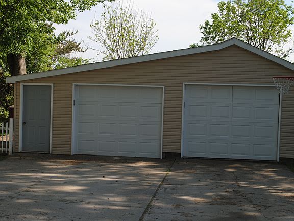 2nd image of 1071 Kathleen Dr