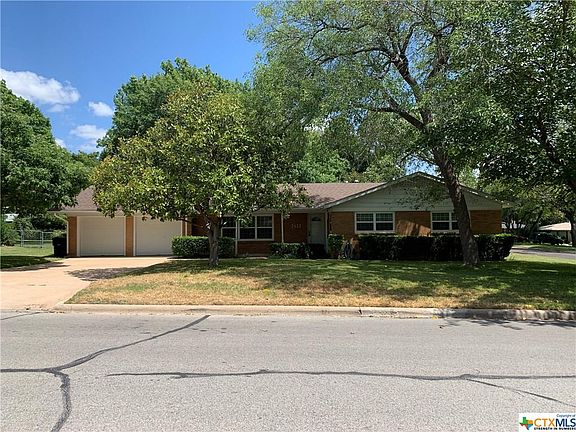 3rd image of 2413 Birdcreek Dr