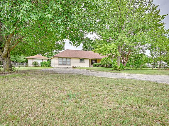 2nd image of 3713 Meadow Lake Dr