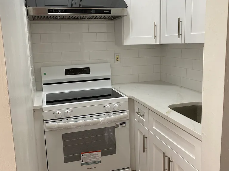 1231 Race St #3B — Photo 2
