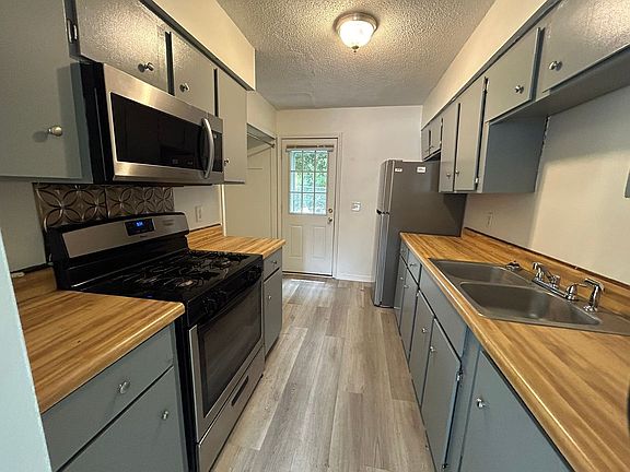 5th image of 818 Lesa St