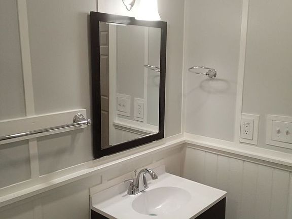 2nd image of 28 Broadway #5